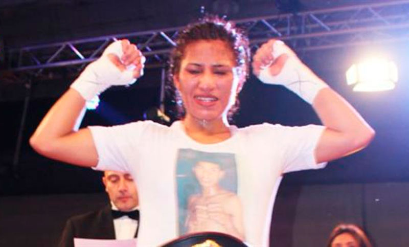 Boxeo: «La Indiecita» Sánchez retuvo la corona en fallo ajustado