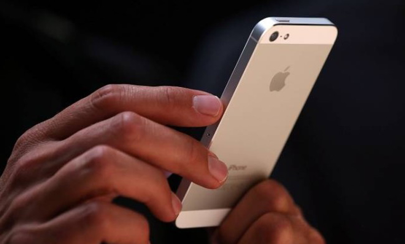 Roban un celular de alta tecnología y fueron localizados por el GPS
