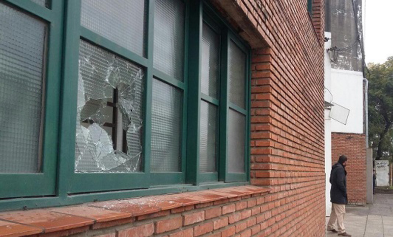 Arrojaron botella con mensaje amenazante en club de Santa Fe