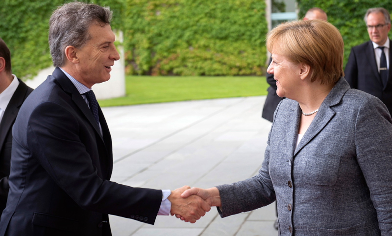Cumbre en Berlín: almuerzo de trabajo entre Macri y la canciller Merkel