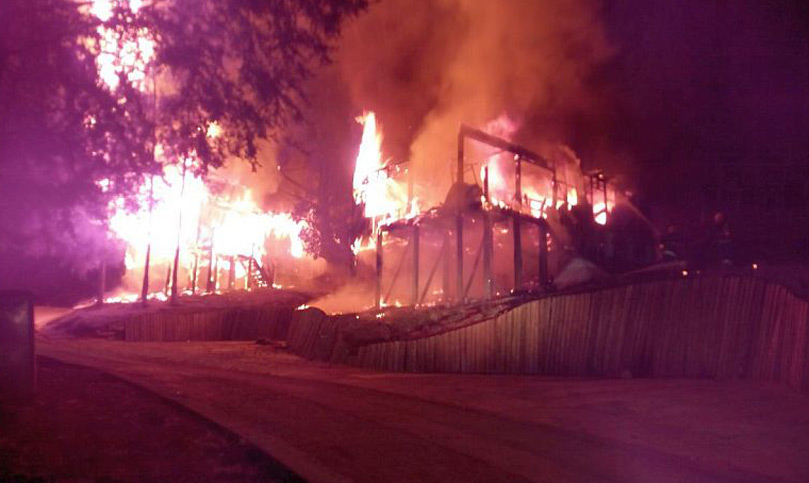 Incendiaron una cabaña y dejaron reclamos en favor de la libertad de líder mapuche