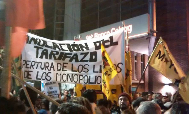 Ecos de las manifestaciones en contra de los aumentos de tarifas