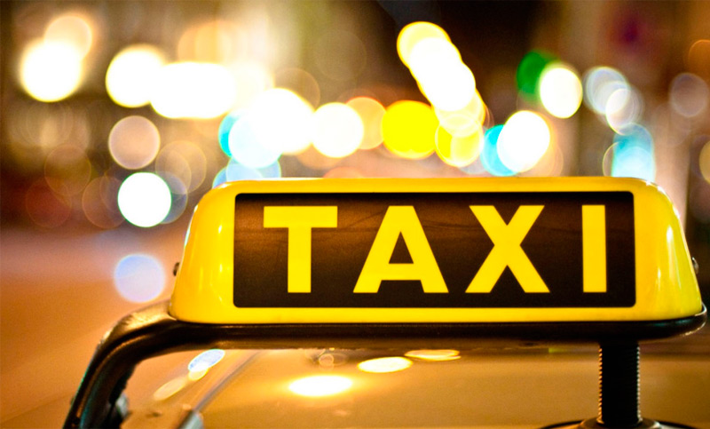 Cesca: «Con la escasa movida nocturna, los viajes en taxis se redujeron un 50%»