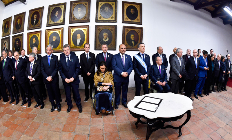 Macri y gobernadores firmaron un «acta compromiso para el tercer siglo de los argentinos»