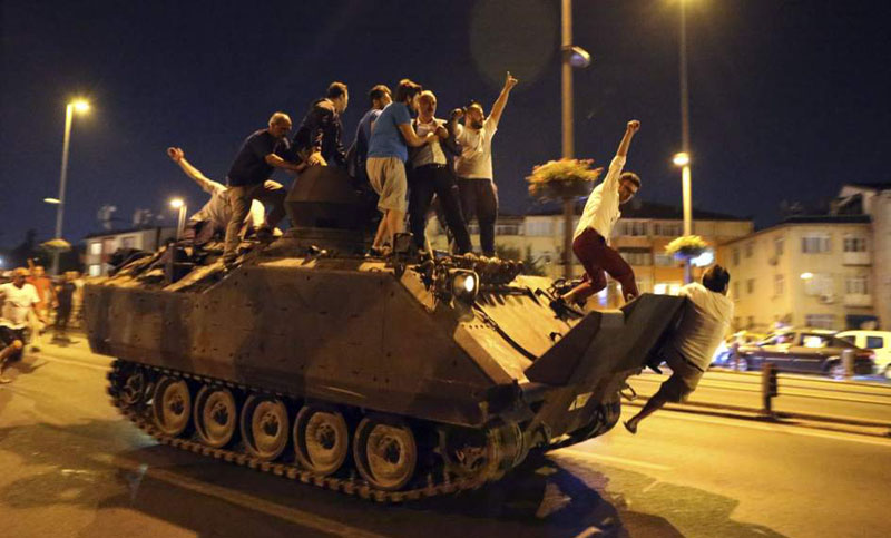 Turquía: la Unión Europea afirmó que la purga de jueces estaba «preparada» antes del golpe