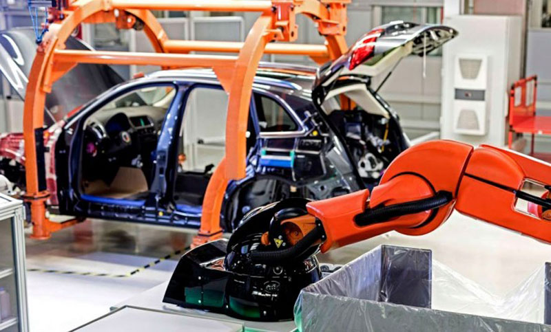 Según la UIA, la industria cayó 5% en mayo