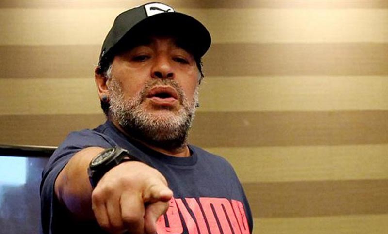 Maradona salió con los tapones de punta, criticó al seleccionado nacional