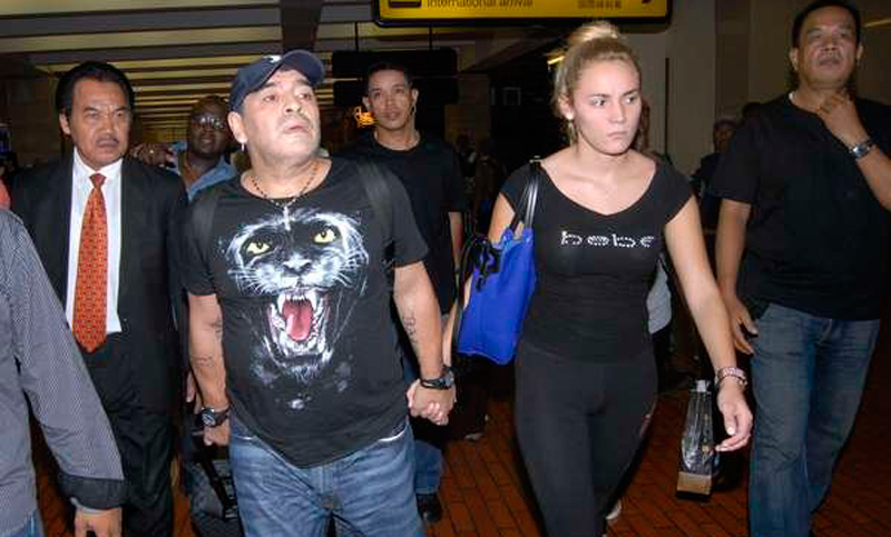 Maradona no viajó a Dubai por problemas con su pasaporte