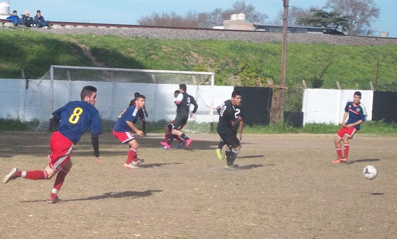 Rosarina: Sparta ganó, sigue puntero pero está preocupado