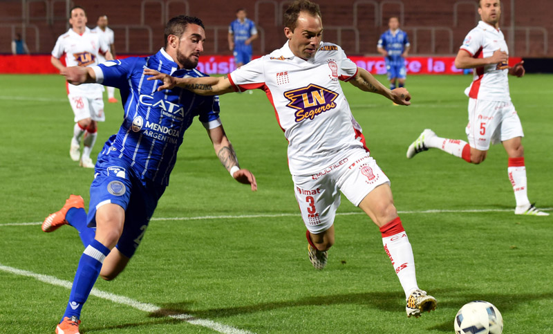 Fútbol de primera: Godoy Cruz ganó con lo justo ante Huracán