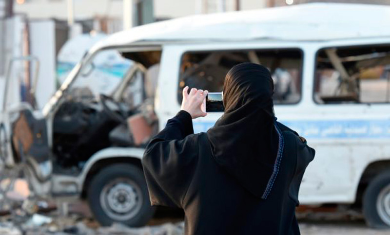 Al menos 60 muertos en atentado suicida reivindicado por el EI en Yemen