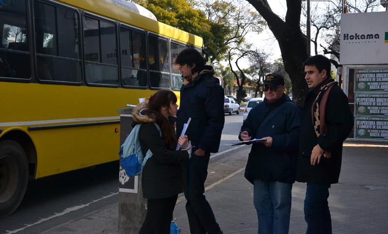 Transporte urbano de pasajeros: denuncian falta de unidades en la calle
