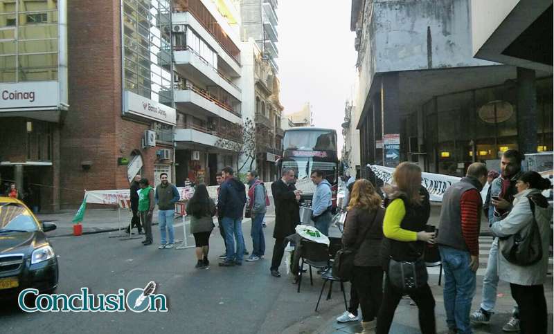 Una mañana de miércoles: tránsito, embotellamiento, cortes y desvíos