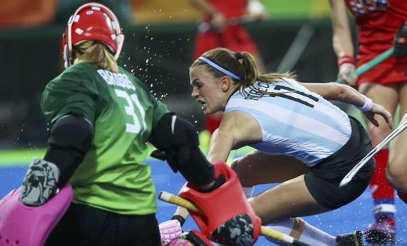 Las Leonas sufrieron una derrota inesperada en el debut
