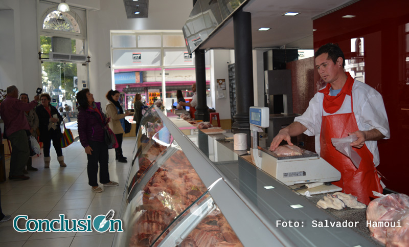Menos asado y milanesas: consumo de carne vacuna cayó 2,8% en junio