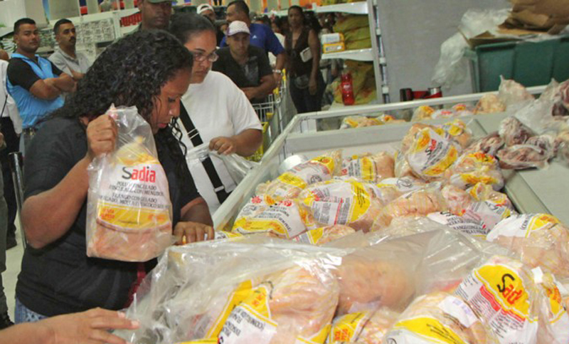 La sobre oferta hace que caiga el precio de la carne aviar
