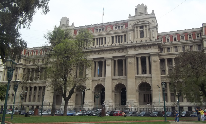 Familiares de tragedia de Ecos realizan marcha frente a Tribunales