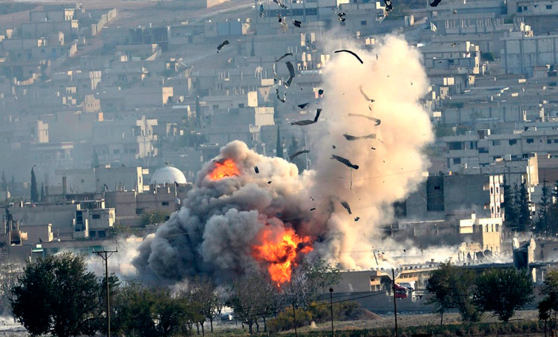 Al menos treinta civiles muertos tras bombarderos rusos en el norte de Siria