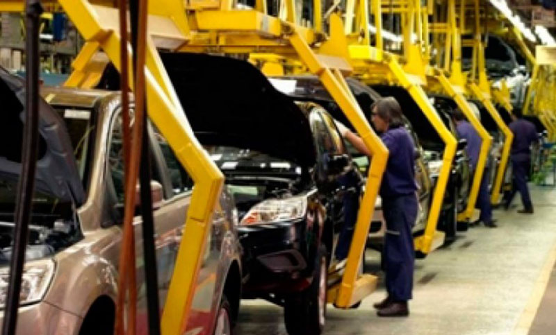 La producción automotriz registró en noviembre una caída del 3,7% interanual