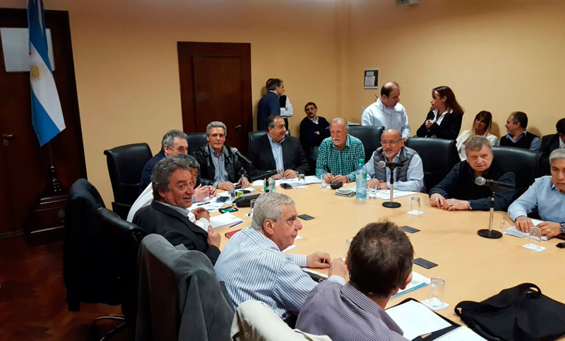 La CGT reunificada solicitará audiencias con ministros de Macri