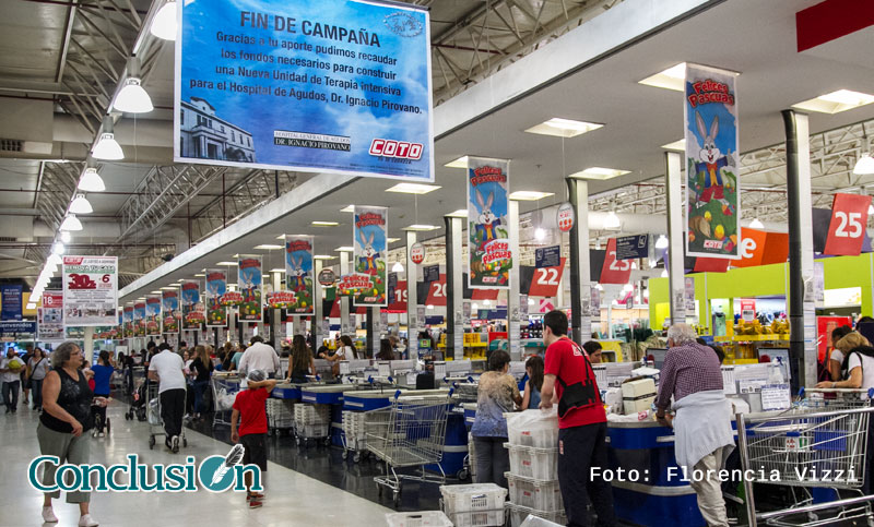 Denuncian que Coto redujo su personal en más de 300 empleados en 10 años
