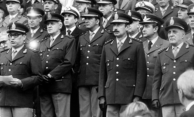 El País de España se hizo eco de que EE.UU. conocía ejecuciones y torturas de la dictadura