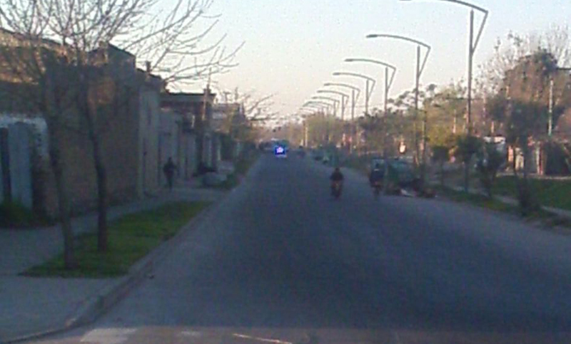 Dos motociclistas fueron asaltados en barrio Sarmiento