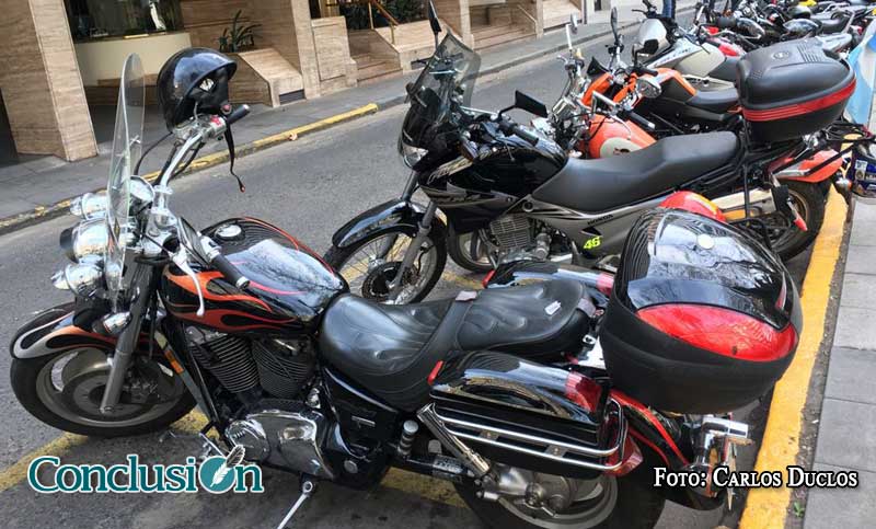 Más de cien moteros rodaron por Rosario donando juguetes