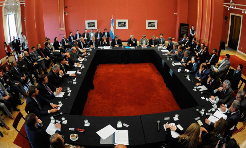 Frigerio y gobernadores se reunieron por coparticipación
