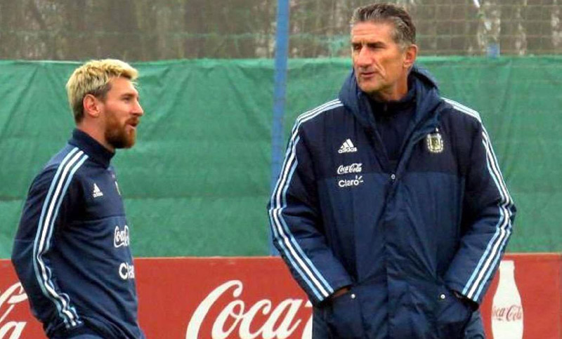 Argentina enfrenta a Uruguay con Messi de titular y el debut del Patón Bauza