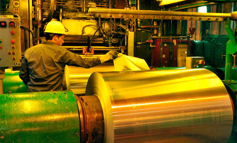 La industria cayó 7,9% en julio y entró en recesión, según el Indec