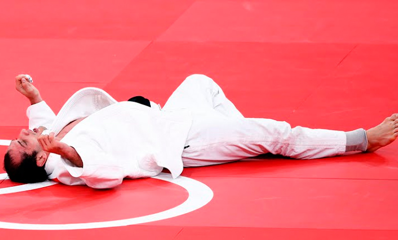 Judo: Lucenti pasó de ronda por descalificación de su rival