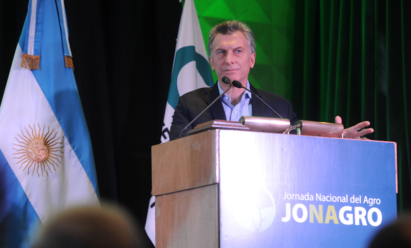 Macri comprometió ayuda a tamberos y productores frutícolas