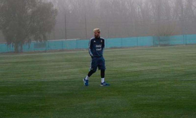 Messi llegó, se puso la celeste y blanca, entrenó y ¿juega ante Uruguay?