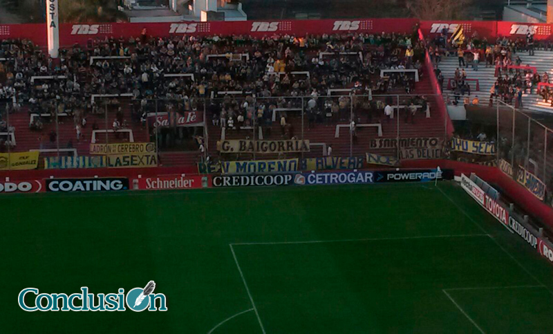 La tarde santafesina se va tiñendo de azul y amarillo a la espera del partido