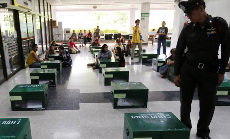 Tailandia aprueba una constitución que afianza el poder militar