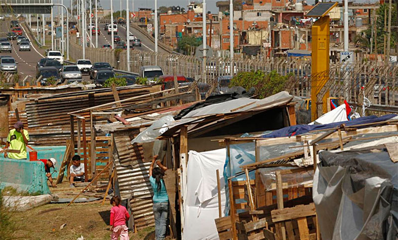 Tierra, techo y trabajo