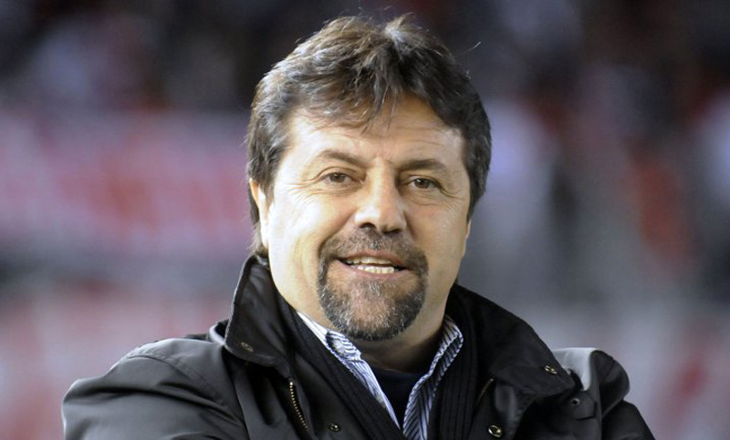 Caruso Lombardi se transformó en el nuevo técnico de Huracán