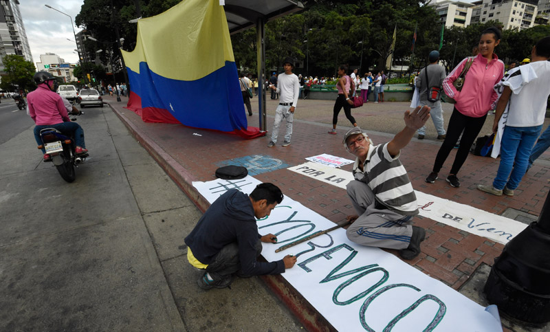 Cientos de miles de opositores marchan para exigir revocatorio en Venezuela