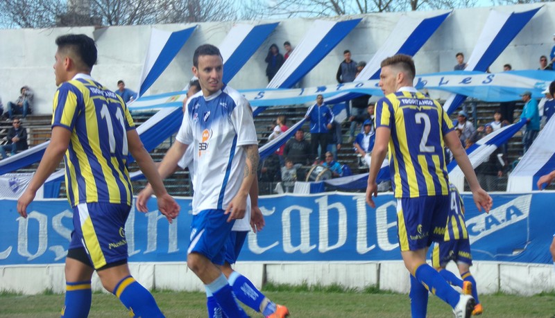 Ascenso: Argentino ganó y extendió su racha positiva