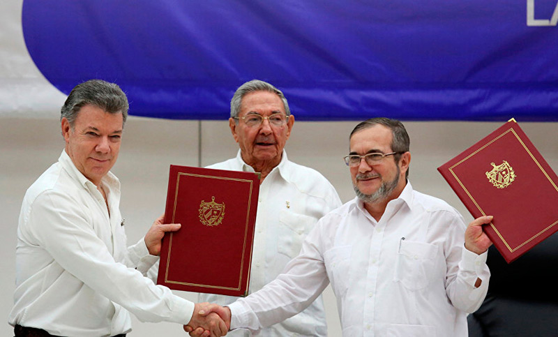 Colombia firma un histórico acuerdo de paz con la guerrilla FARC