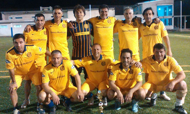 Ex jugadores de Central se reencontraron para jugar un torneo en Funes