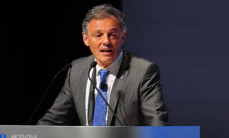 El ministro de Producción pide bajar los costos laborales