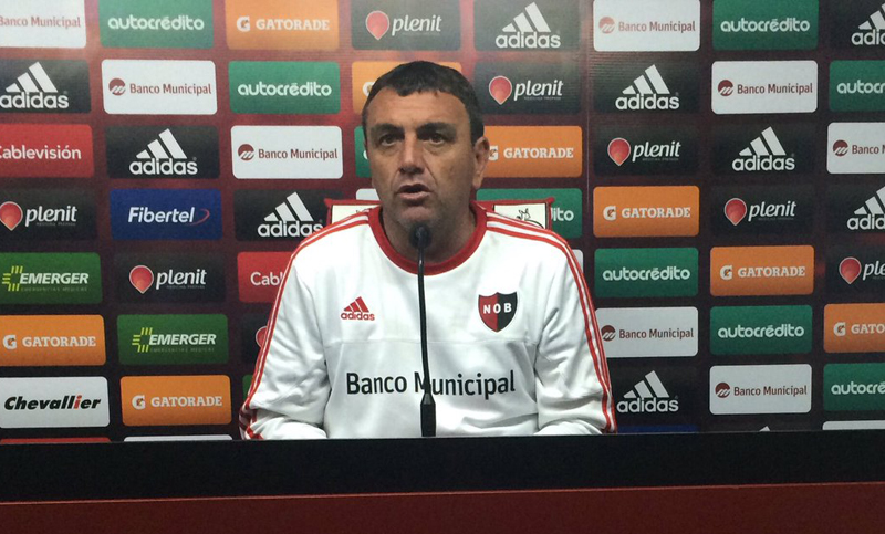 Osella confirmó los once y dijo que Newell’s debe hacerse fuerte de local