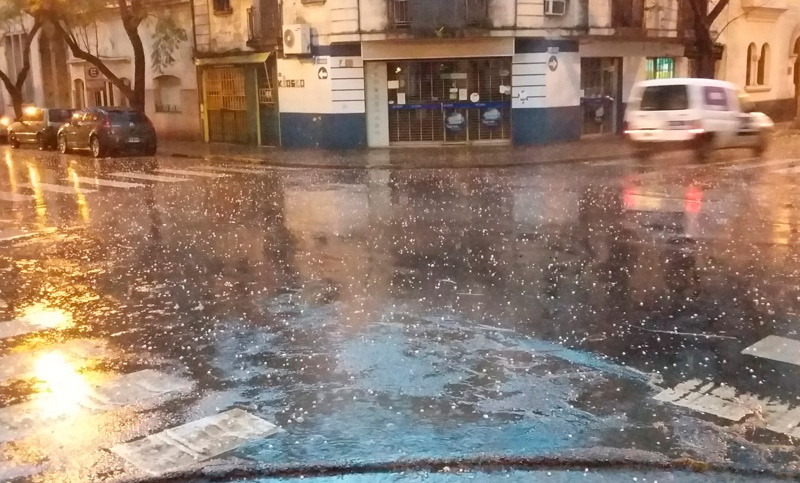 Lunes de tormenta, granizo y alerta meteorológico para el sur de Santa Fe
