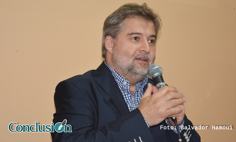 “El jefe de policía no puede ganar $34.000 y un conchabado político 50 o 60 mil”