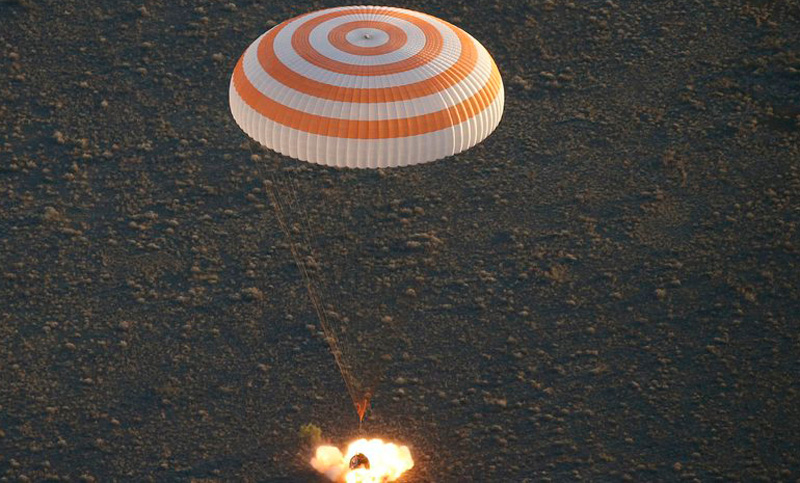 Astronautas de EE.UU. y Rusia regresan a la Tierra tras seis meses en el espacio