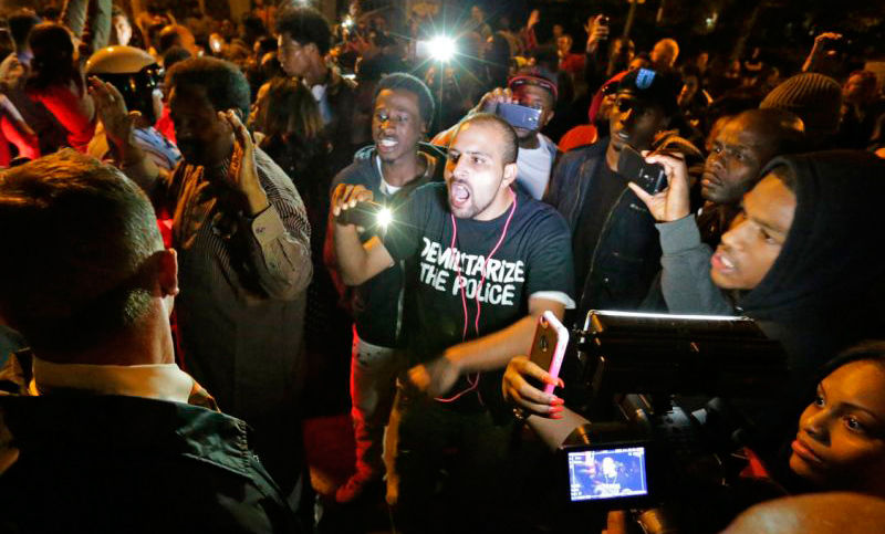 Se agravan las protestas por la muerte de un afroamericano en Carolina del Norte