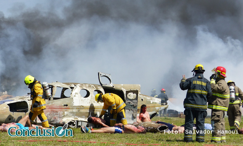 Simulacro de caída de avión con múltiples víctimas en Rosario