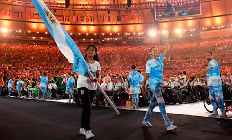 Río cerró sus Juegos Paralímpicos con una rosarina como abanderada